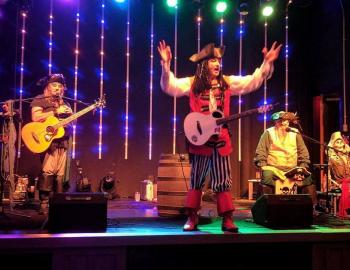 Things To Do Pirate Show and Dinner